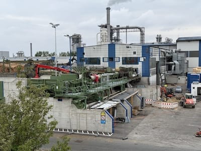 Sägewerk Ansicht Linie 2 von Weitem